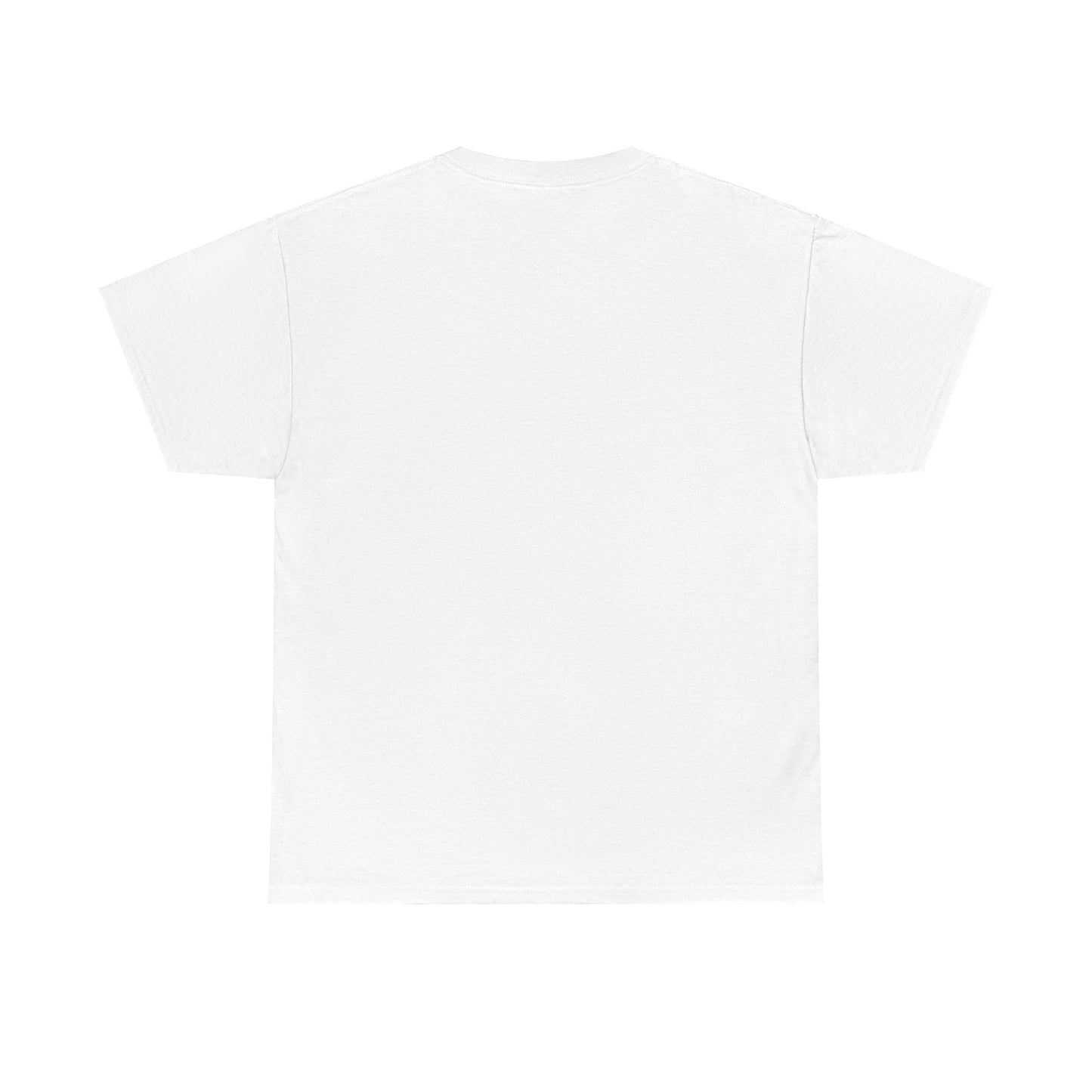 Camiseta tallas grandes retro hermosa mujer sentada en silla