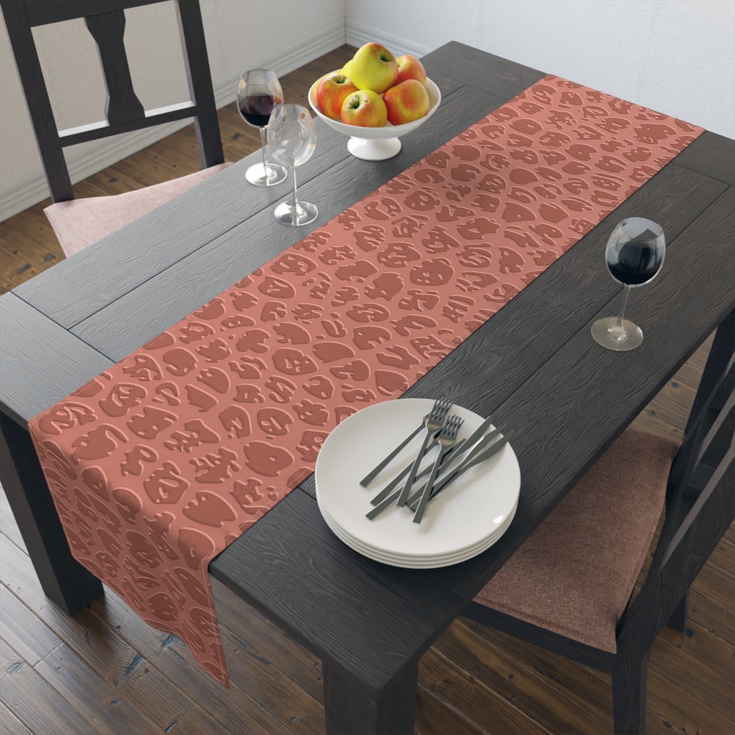 Elegante camino de mesa con estampado animal para la decoración del hogar