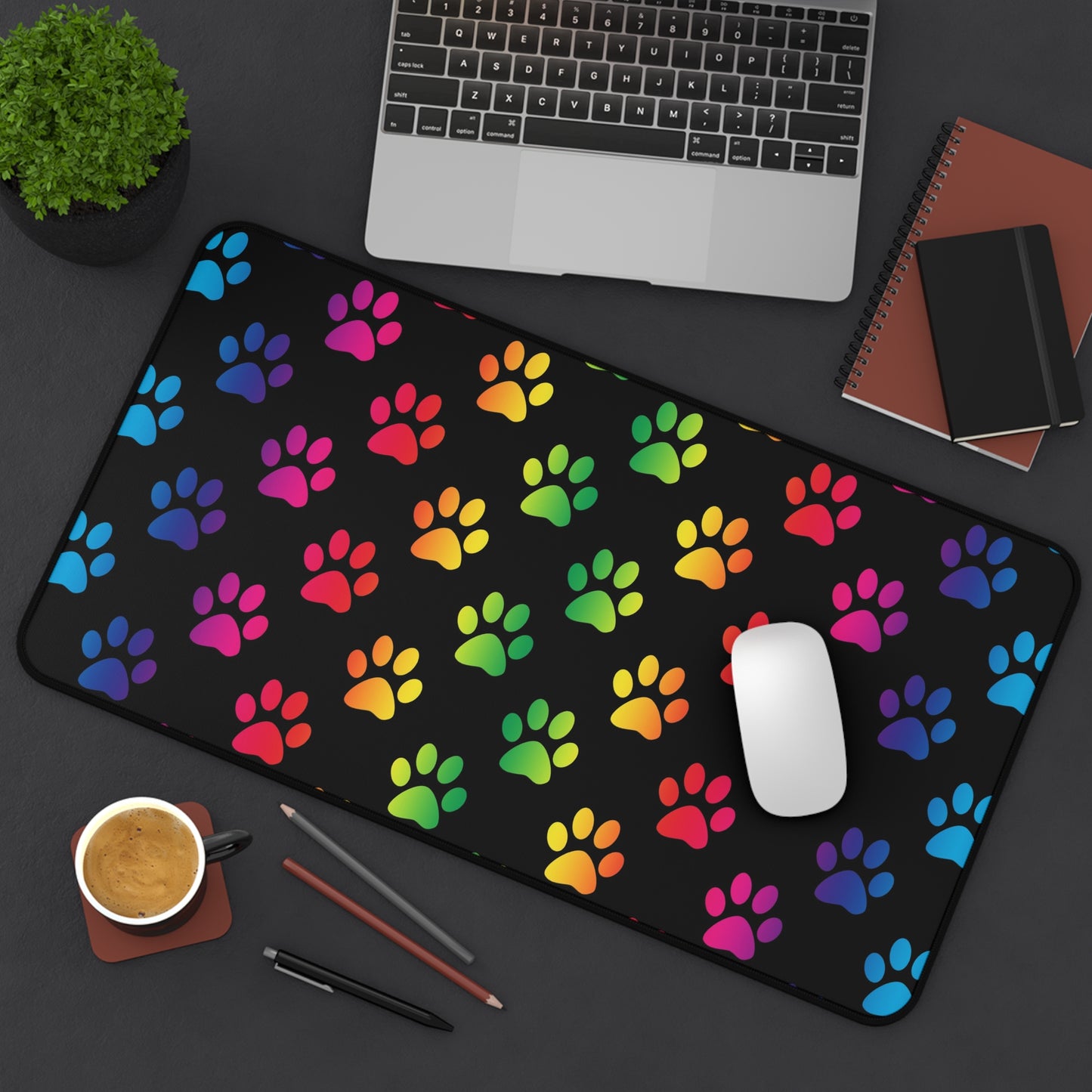 Tapete de escritorio colorido con estampado de patas: perfecto para amantes de las mascotas