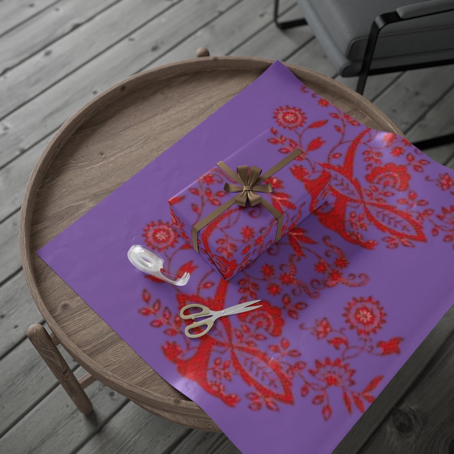 Papel de regalo floral vibrante para regalar | Diseño morado y rojo | Perfecto para cualquier ocasión