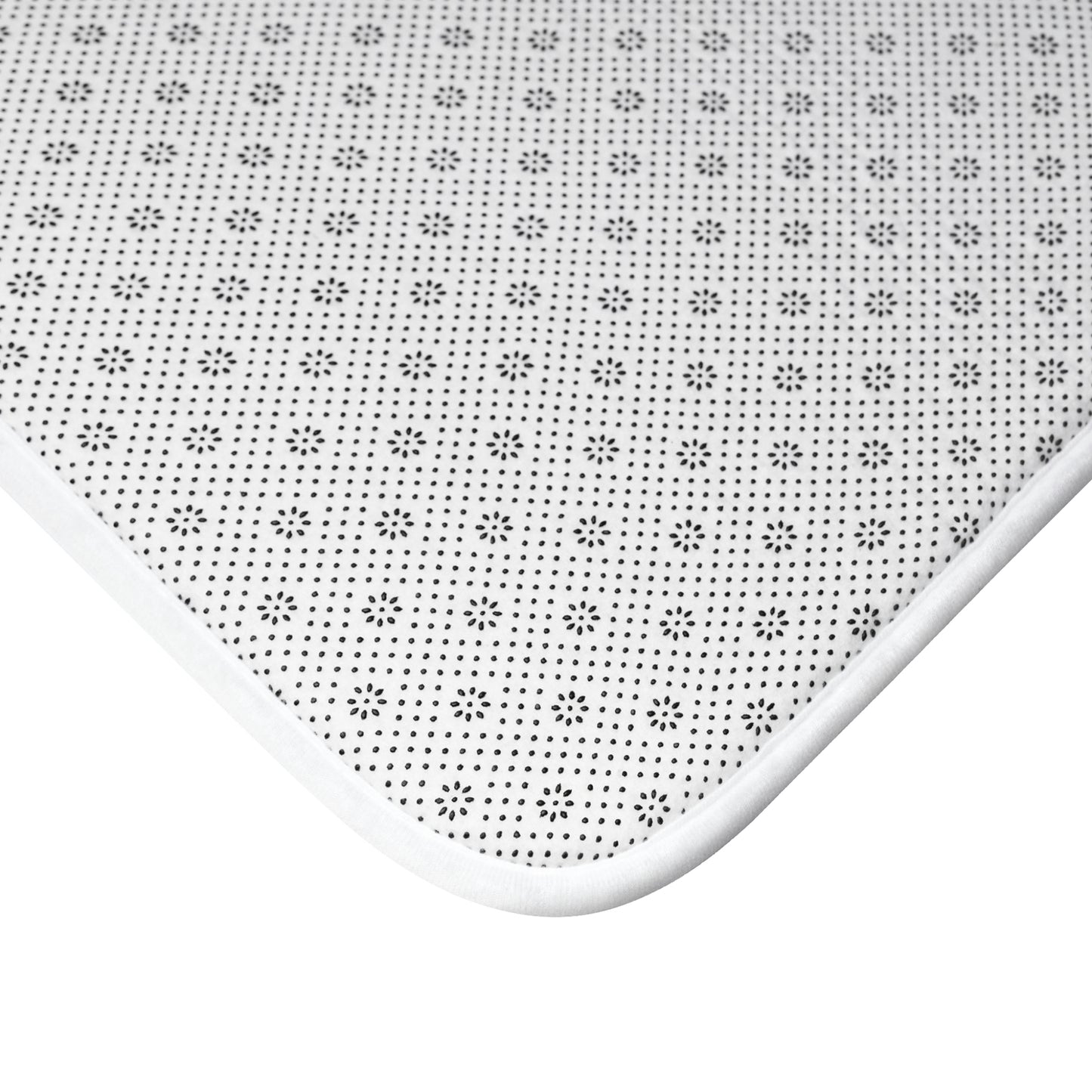 ¡Alfombrilla de baño Maze en blanco y negro suave para tus pies!
