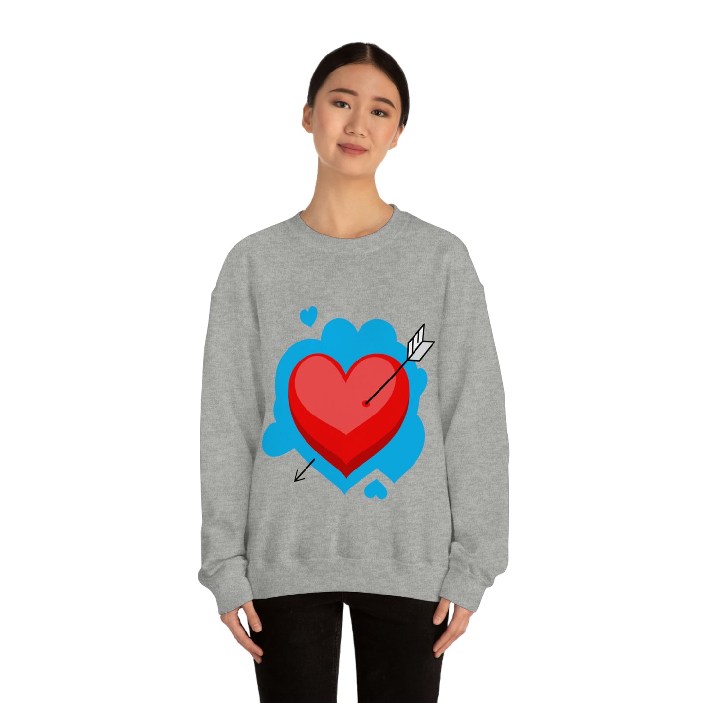 Sudadera con cuello redondo y corazón con flecha. ¡A mi hija le encanta esta sudadera!