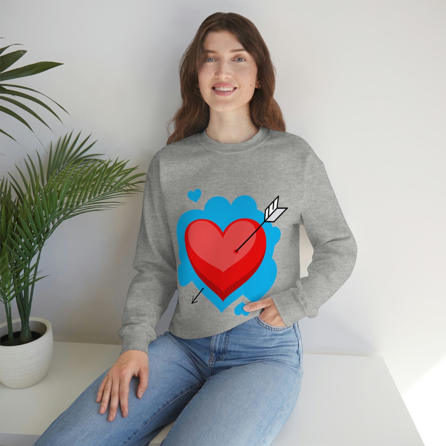 Sudadera con cuello redondo y corazón con flecha. ¡A mi hija le encanta esta sudadera!