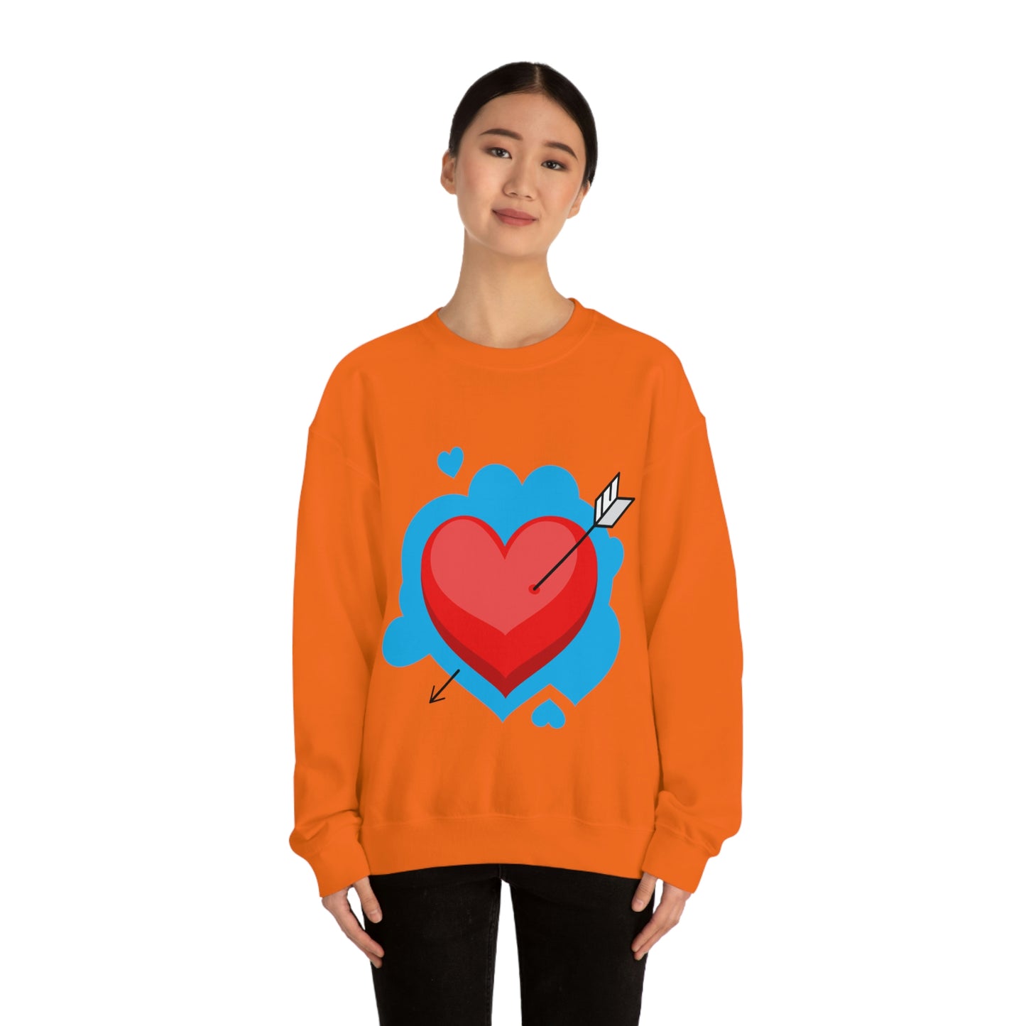 Sudadera con cuello redondo y corazón con flecha. ¡A mi hija le encanta esta sudadera!