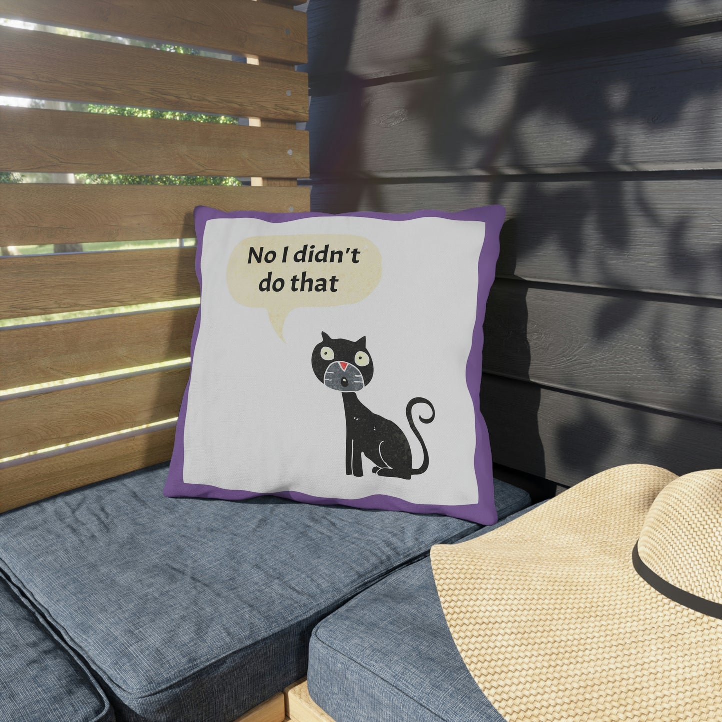 No, yo no hice esas almohadas de exterior con forma de corazón.