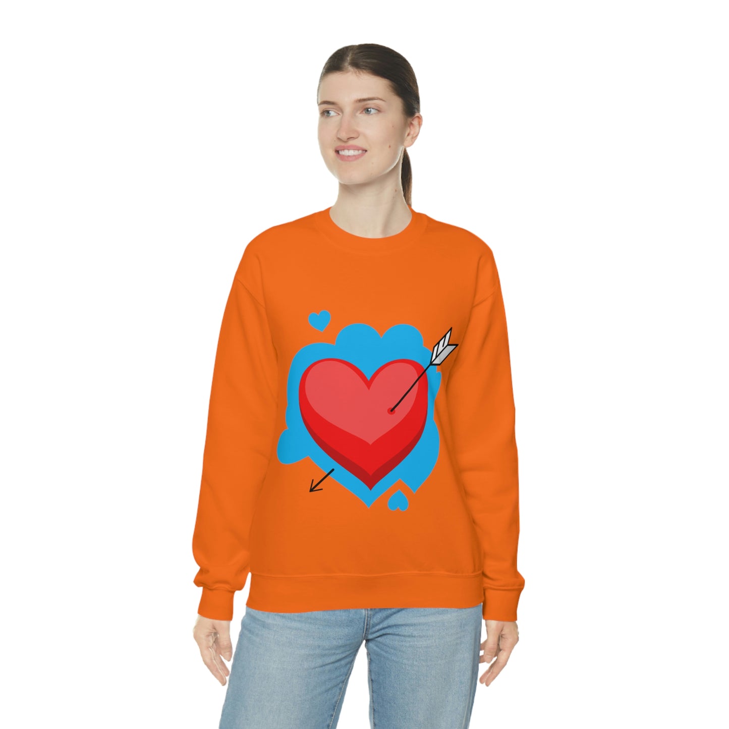 Sudadera con cuello redondo y corazón con flecha. ¡A mi hija le encanta esta sudadera!