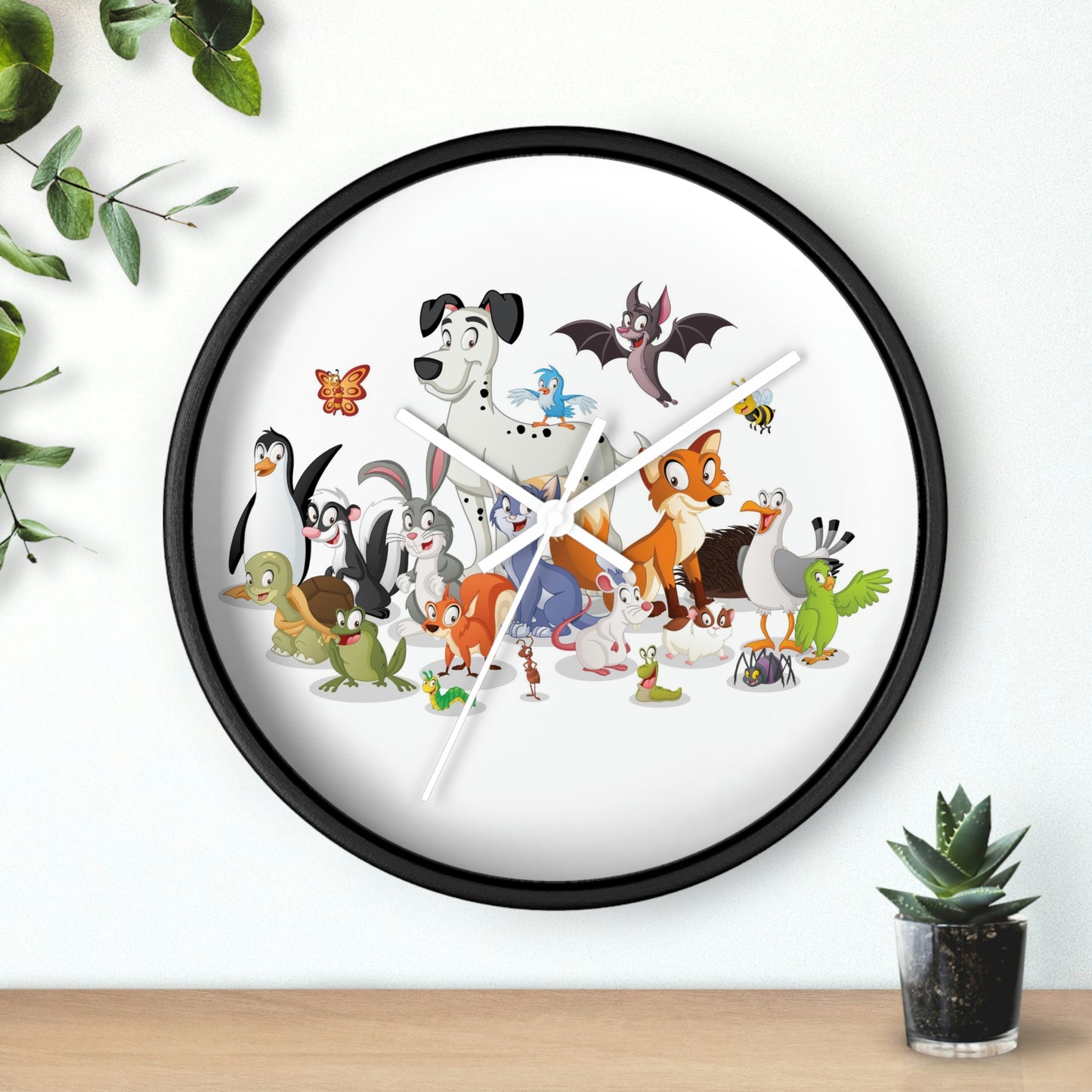 Horloge murale avec animaux de dessin animé pour une chambre d'enfant cool. Excellent cadeau !