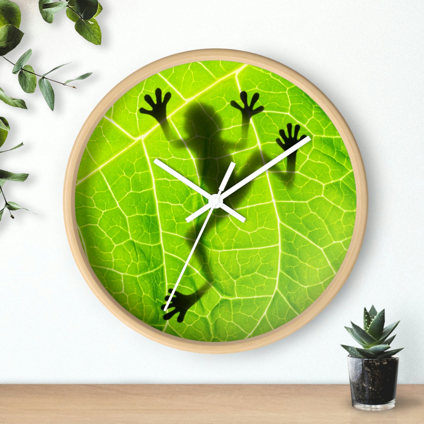 Reloj de pared con silueta de rana y hoja ¡Absolutamente mi favorito!
