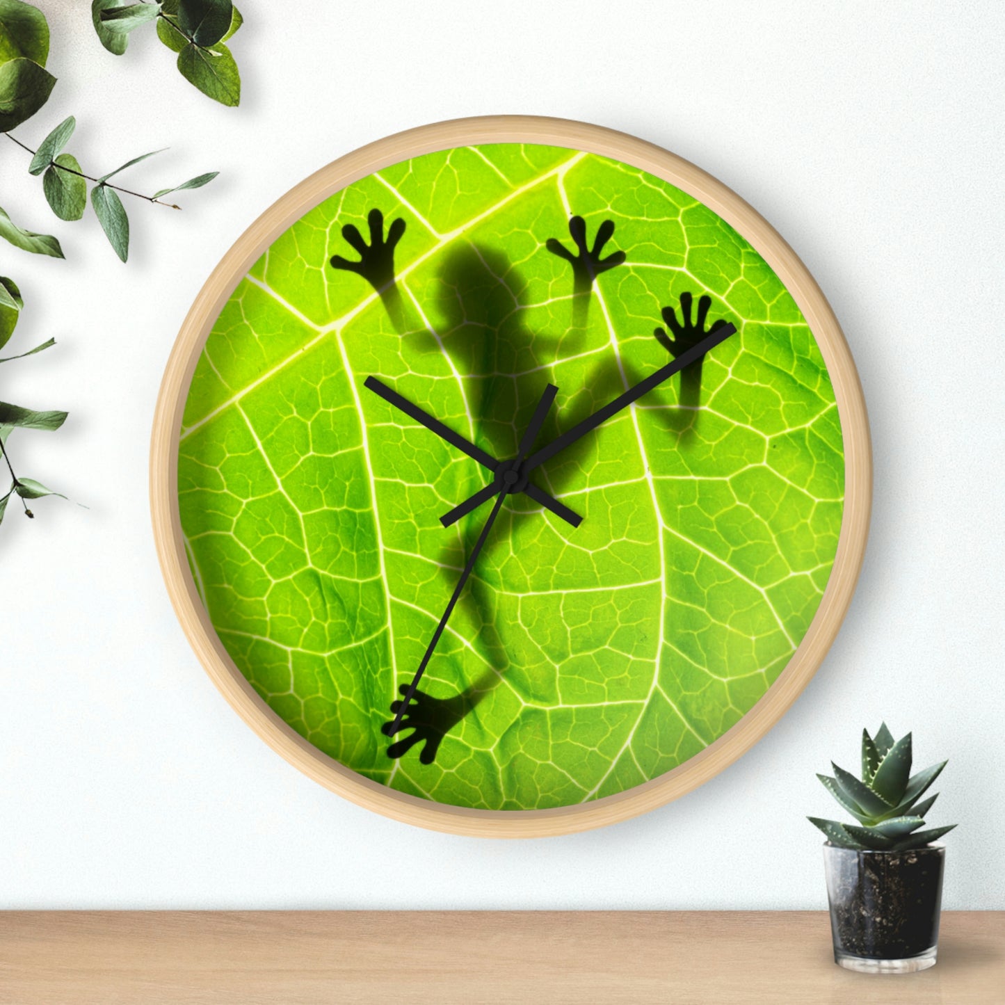 Reloj de pared con silueta de rana y hoja ¡Absolutamente mi favorito!