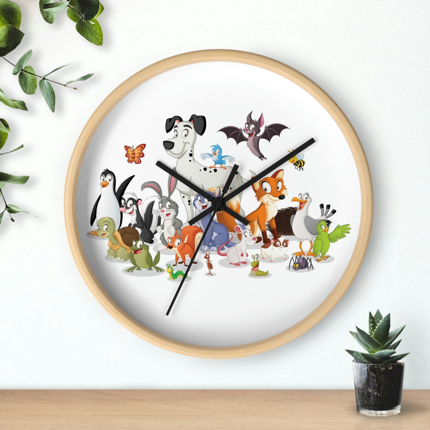 Horloge murale avec animaux de dessin animé pour une chambre d'enfant cool. Excellent cadeau !