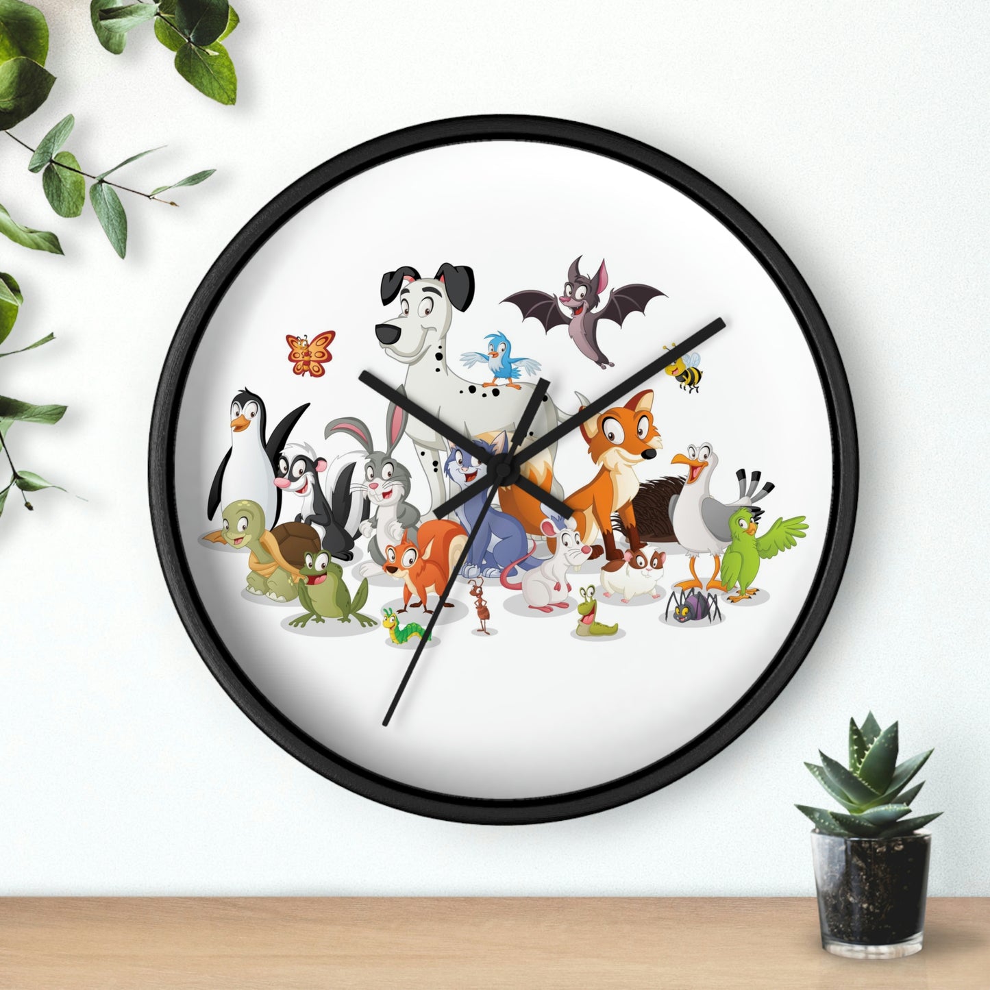Horloge murale avec animaux de dessin animé pour une chambre d'enfant cool. Excellent cadeau !