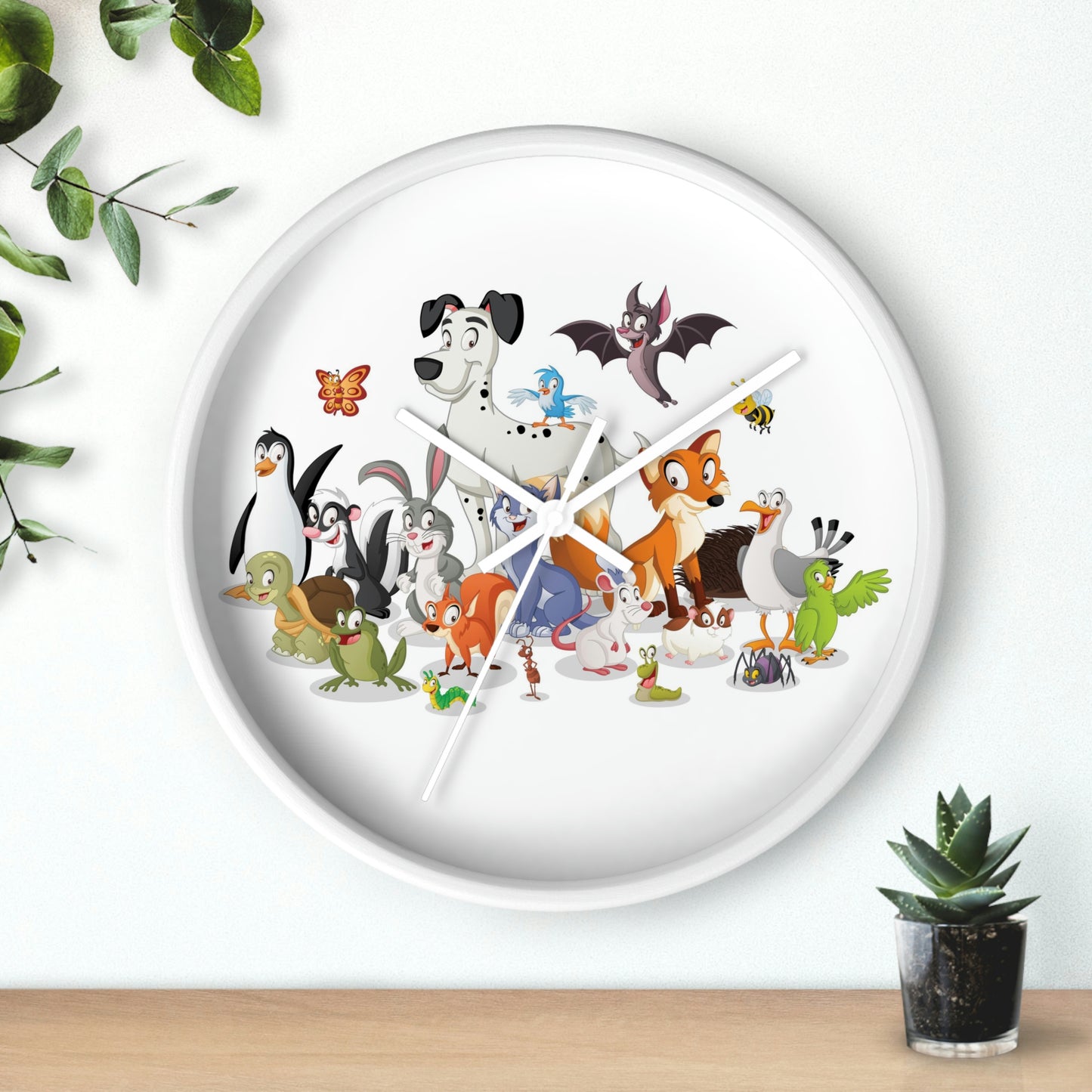 Horloge murale avec animaux de dessin animé pour une chambre d'enfant cool. Excellent cadeau !